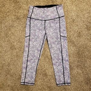 Victoria's Secret Sport leopard leggings pants sz medium in great condition